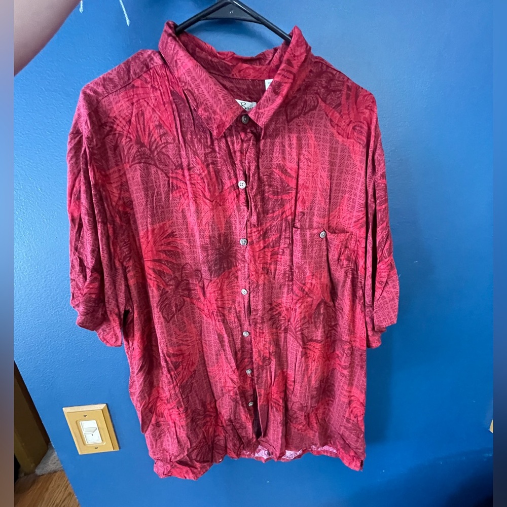 Men’s Hawaiian Red Patterned Button Down Shirt
